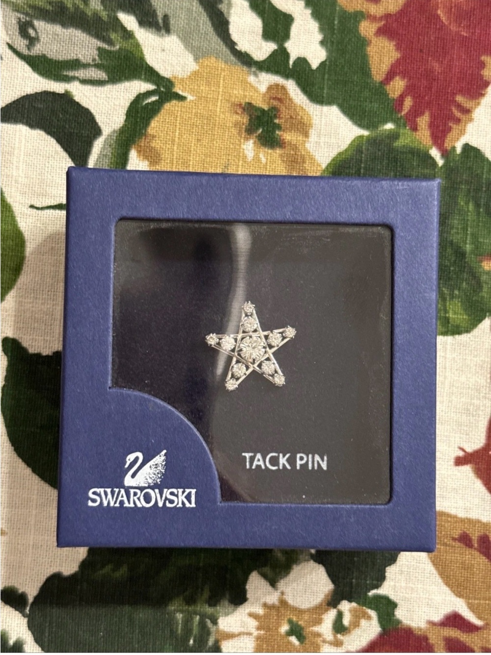 Swarovski Clear Crystal Star Brooch Pin Tack Pin Rhinestone new 1515851